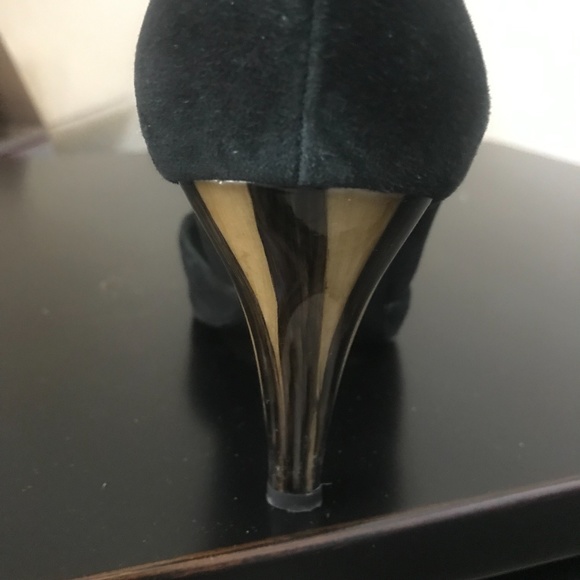 Anne Klein Black Shoes with bow. Size 8 - Picture 6 of 6